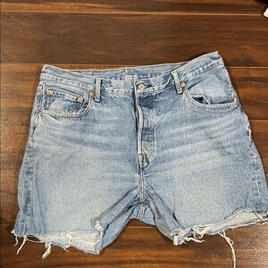 Levi mid-rise Distressed Denim Shorts